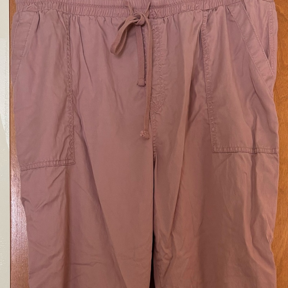 NWOT pants with pockets - Picture 3 of 4